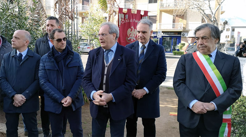 Il sindaco di Palermo, Leoluca Orlando, alla cerimonia di commemorazione promossa stamane dall’Unci Sicilia in viale Campania.
