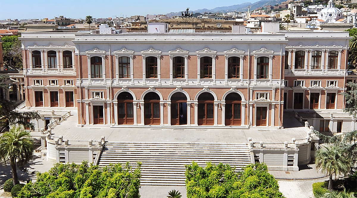 Universita di Messina, rettorato prospetto interno