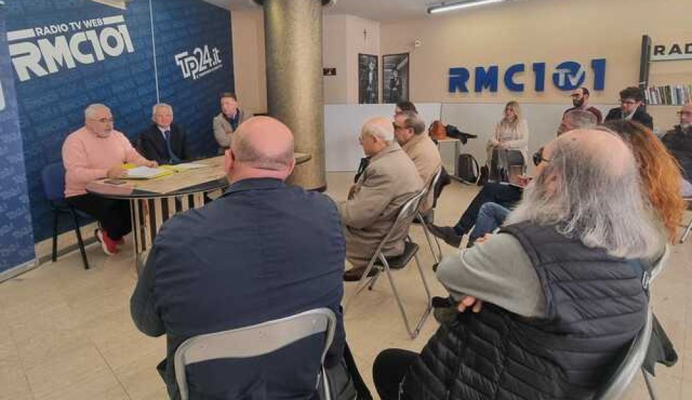 Trapani, assemblea di Assostampa nella redazione di Tp24: "Il sindacato in difesa del giornalismo"