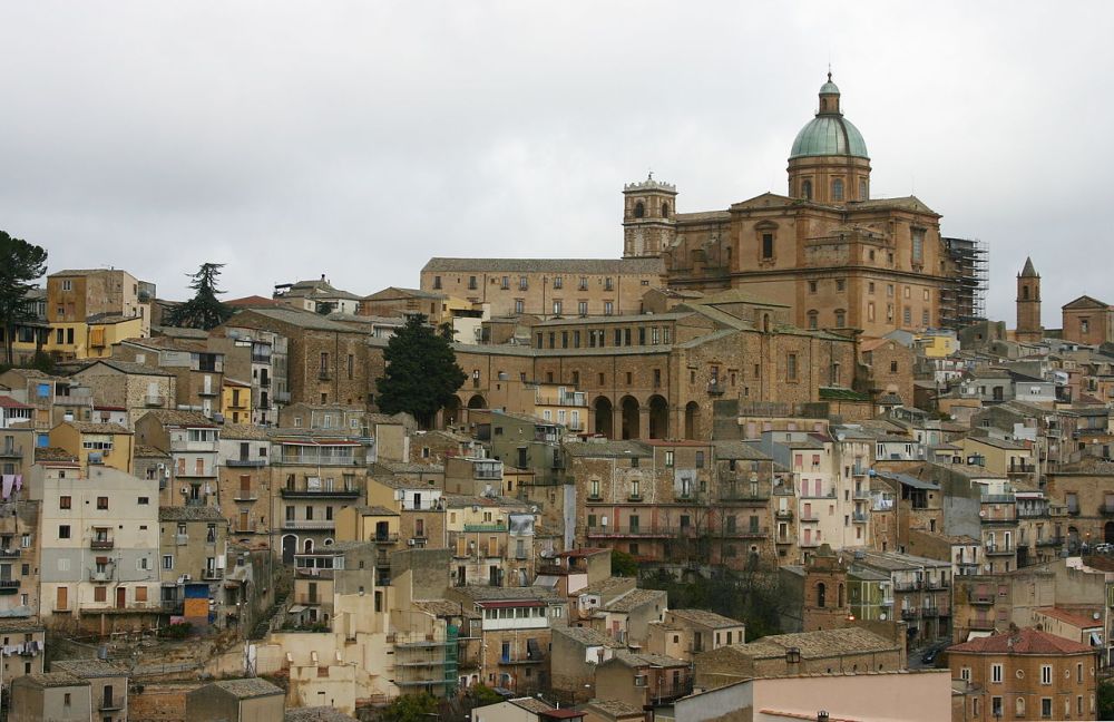 Assostampa Sicilia diffida il sindaco di Piazza Armerina per i comunicati non firmati da giornalisti